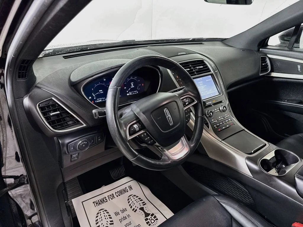 Used 2019 Infinite Black Metallic Lincoln Standard image 13