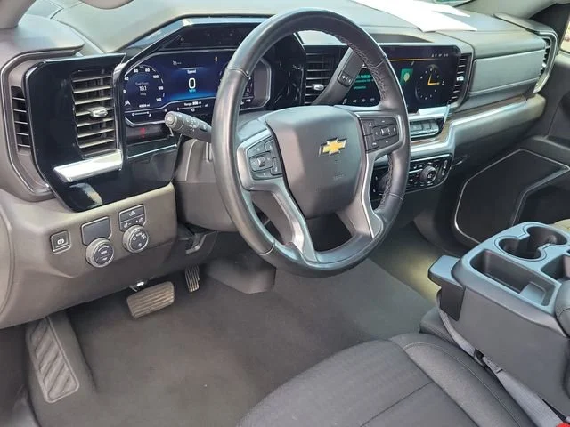 2025 Chevrolet Silverado 1500 LT - Photo 18
