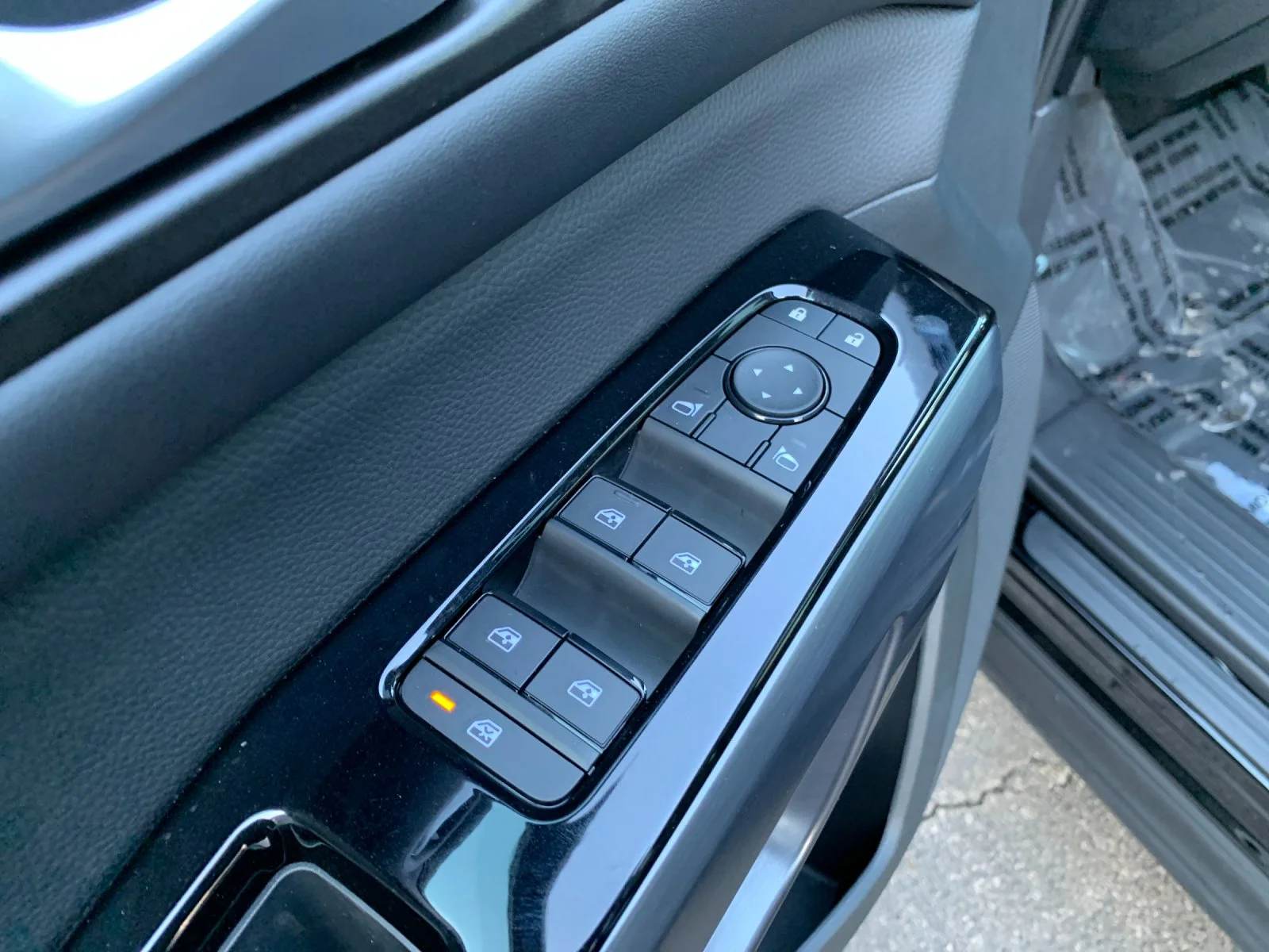 New 2026 Super Black Nissan SL image 12