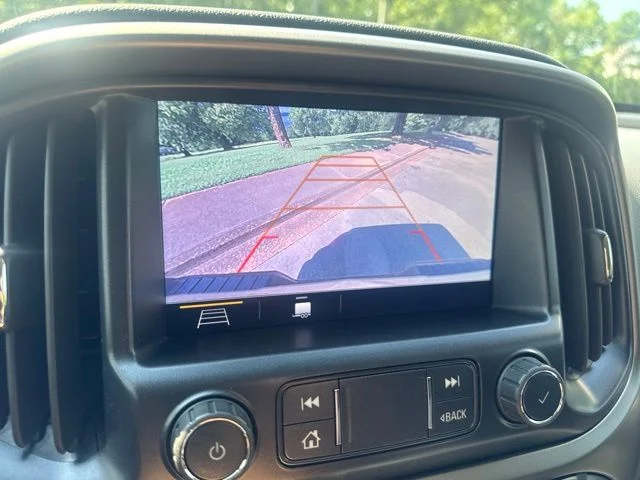 Used 2019 Gray Chevrolet Z71 image 20