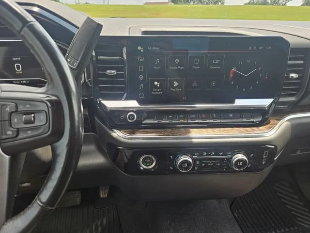Used 2022 Onyx Black GMC SLE image 17