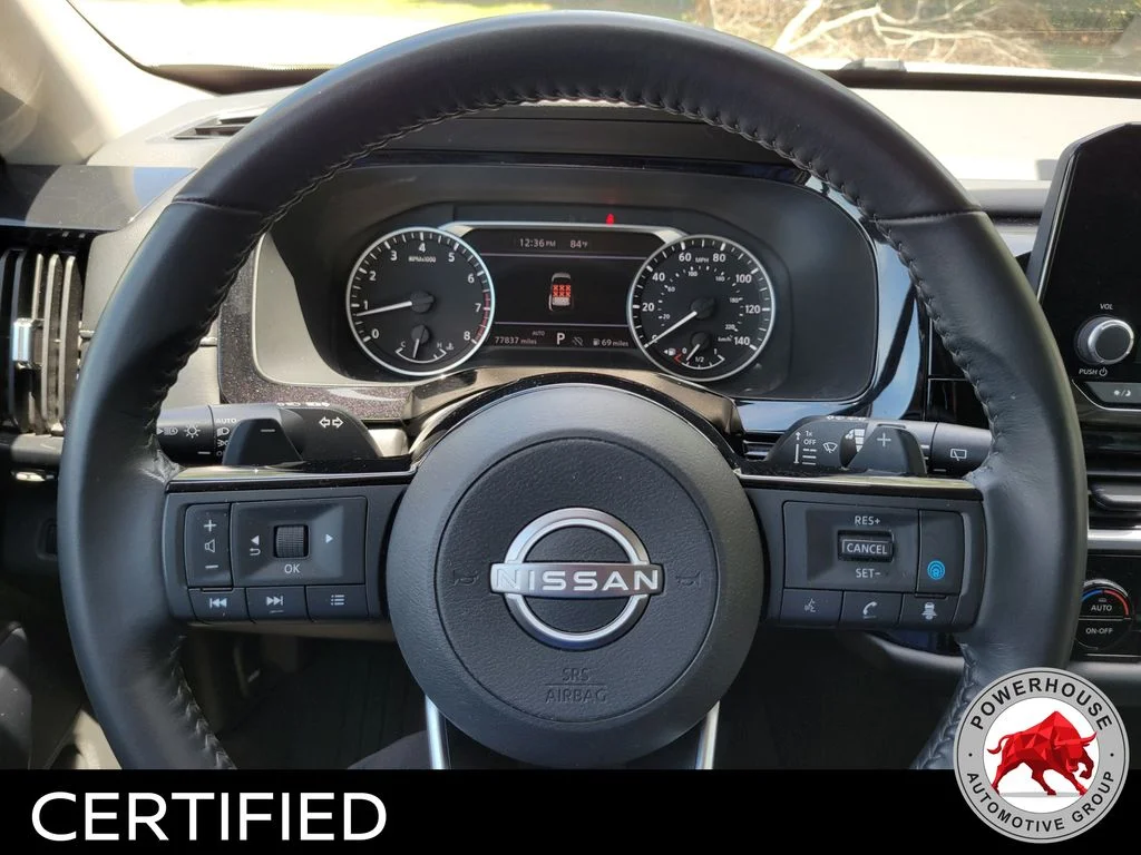 Used 2022 White Nissan SV image 31