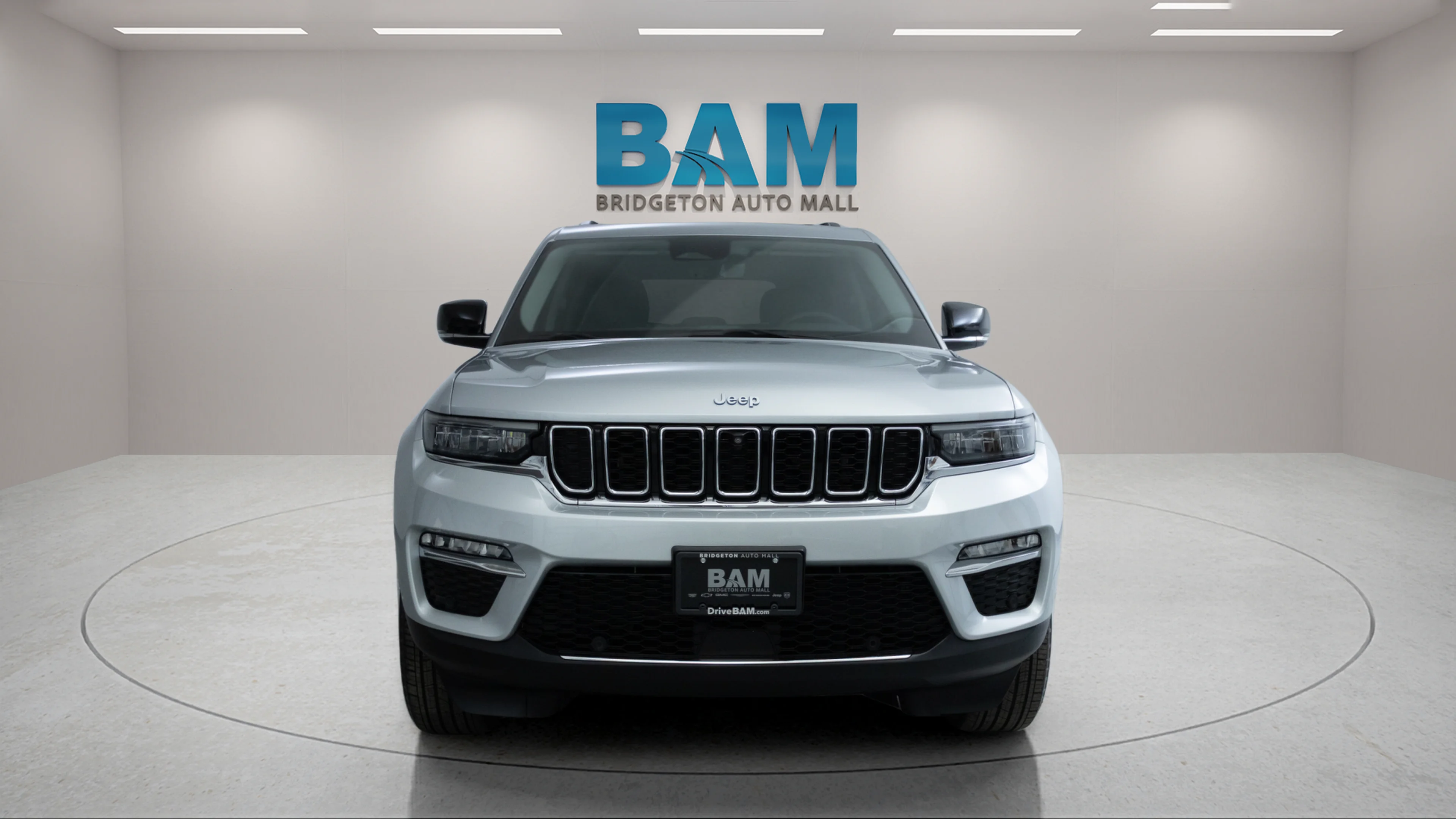 Used 2023 Silver Zynith Jeep  image 2
