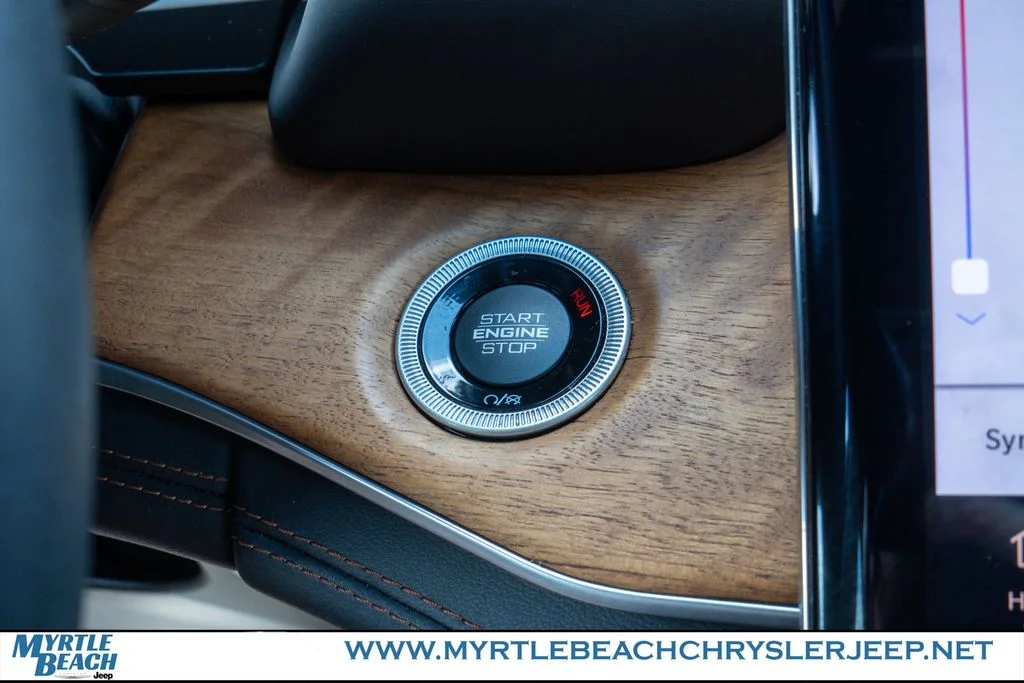 Certified Used 2021 Diamond Black Jeep Summit image 30