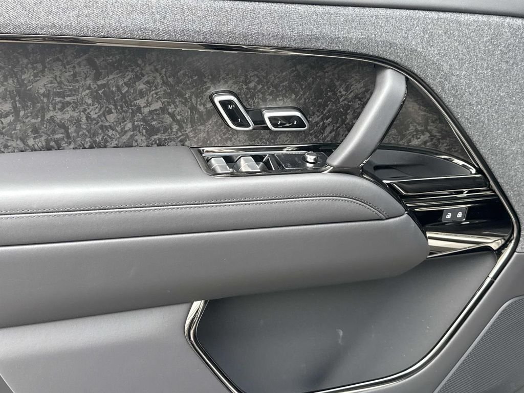 New 2026 Flux Silver Ultra Mettalic Gloss Land Rover Dynamic SE image 20