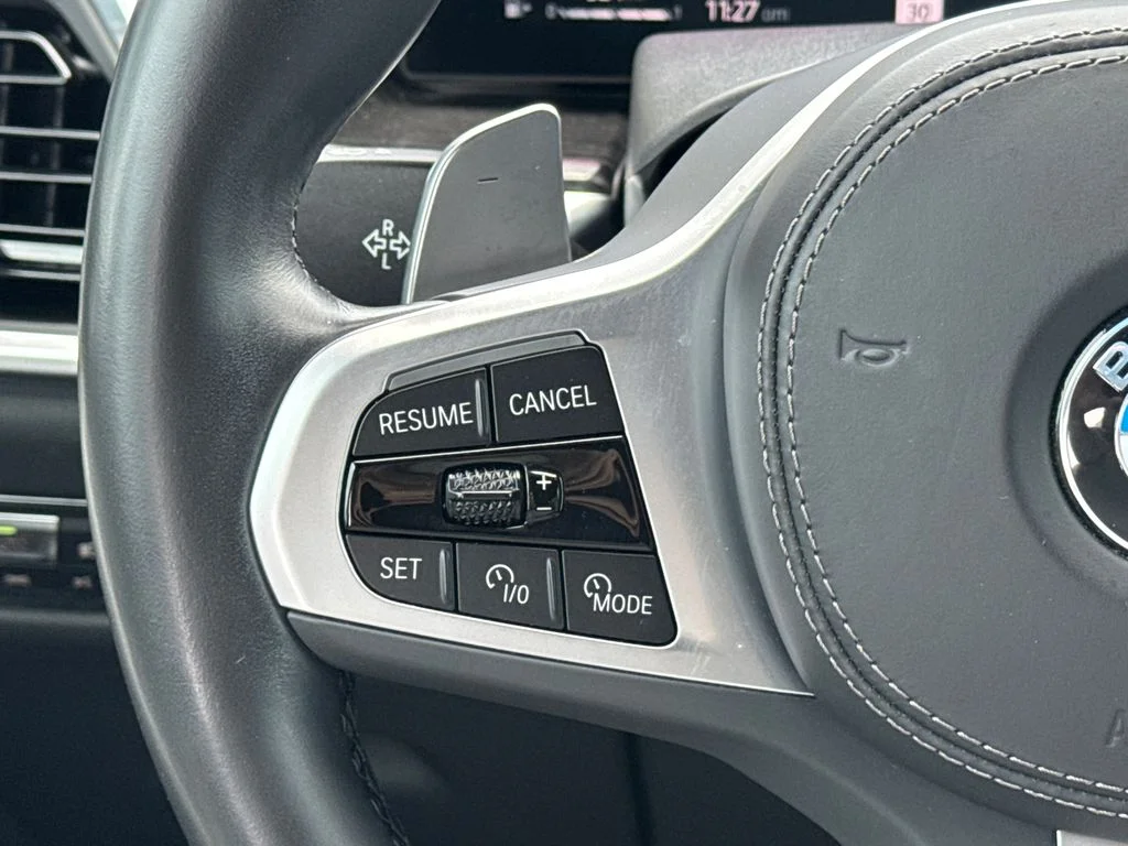 Used 2023 Gray BMW xDrive40i image 28