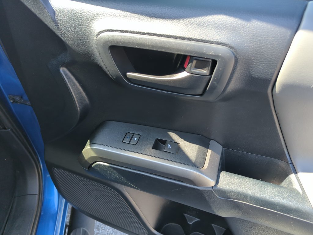 Used 2018 Blue Toyota SR5 image 29