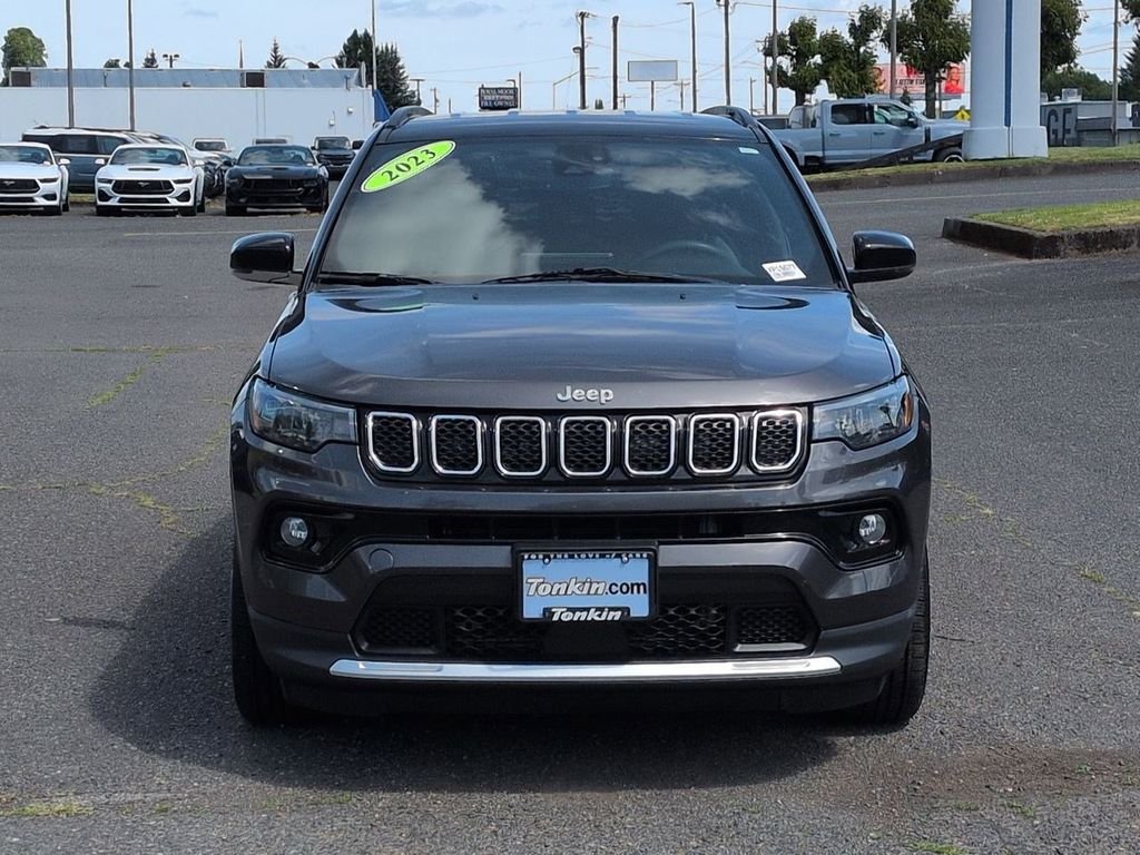 Used 2023 Granite Crystal Clearcoat Metallic Jeep Limited image 8