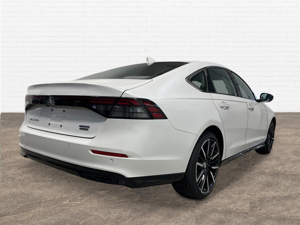 New 2026 Platinum White Pearl Honda Touring image 6