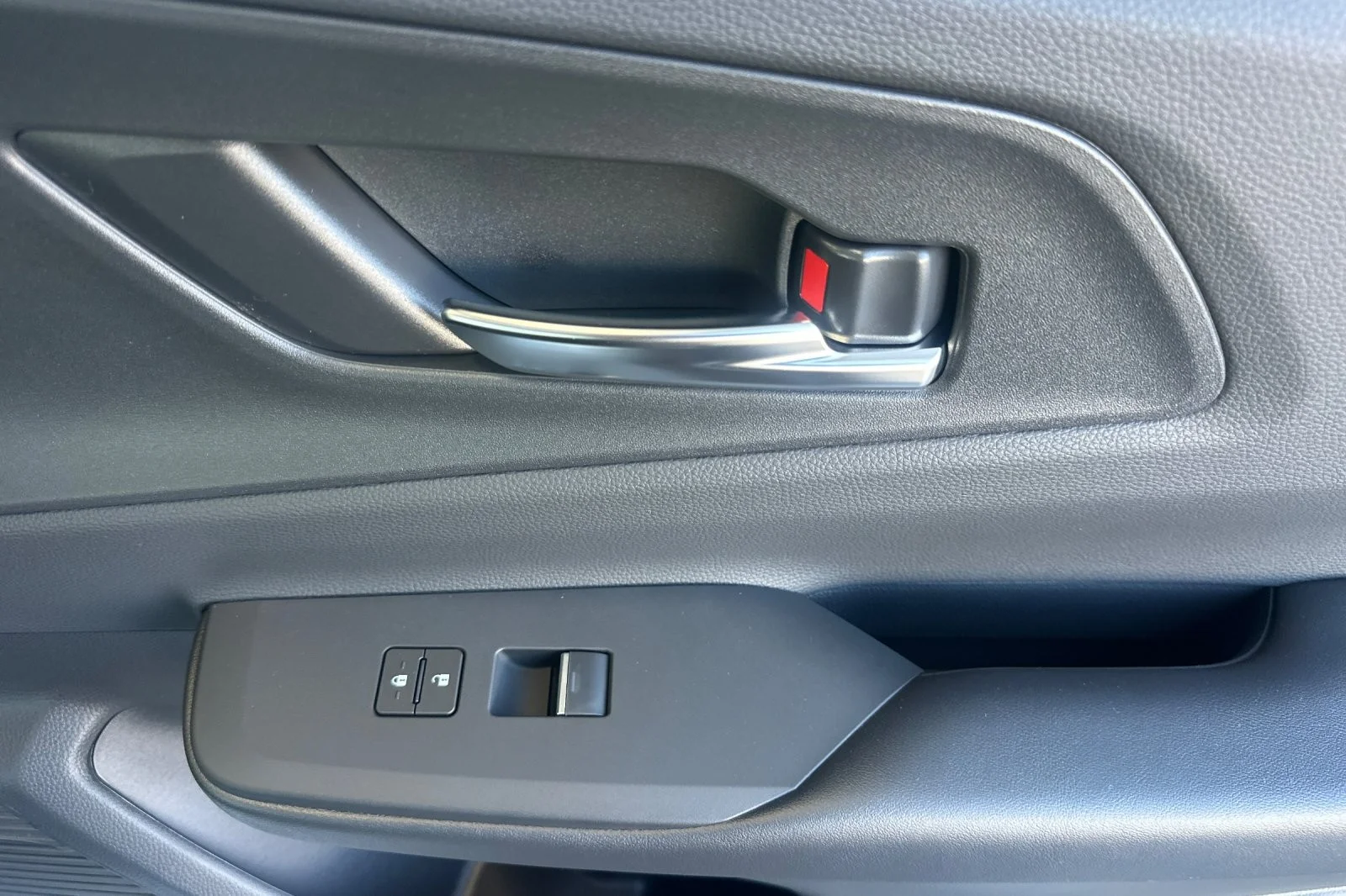 New 2027 Wind Chill Pearl <sup>1</sup> Toyota  XSE image 18