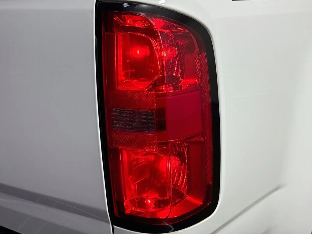 Used 2017 White Chevrolet Z71 image 31