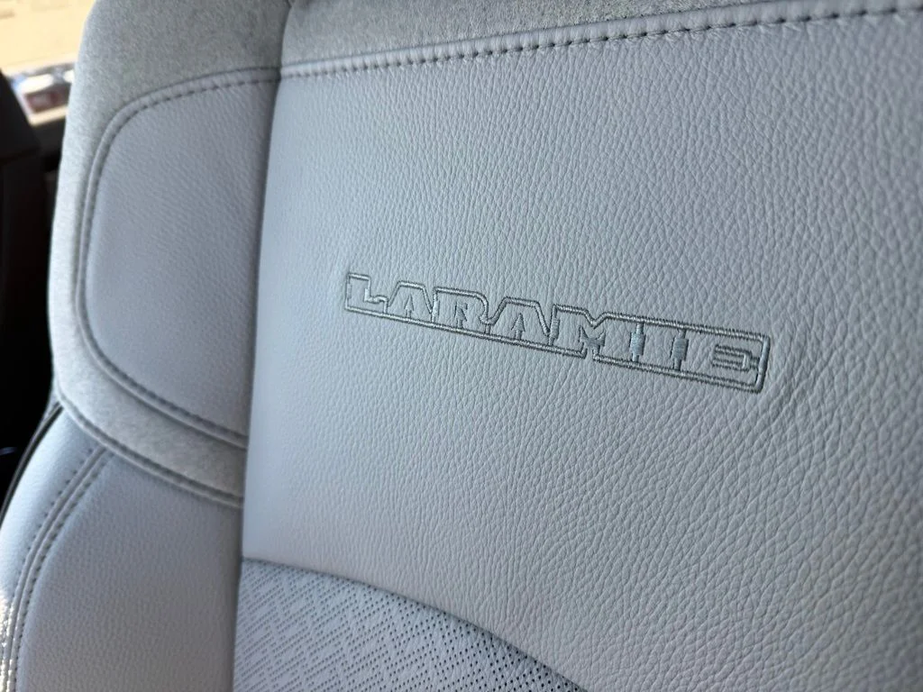 2026 RAM 3500 Laramie - Photo 29
