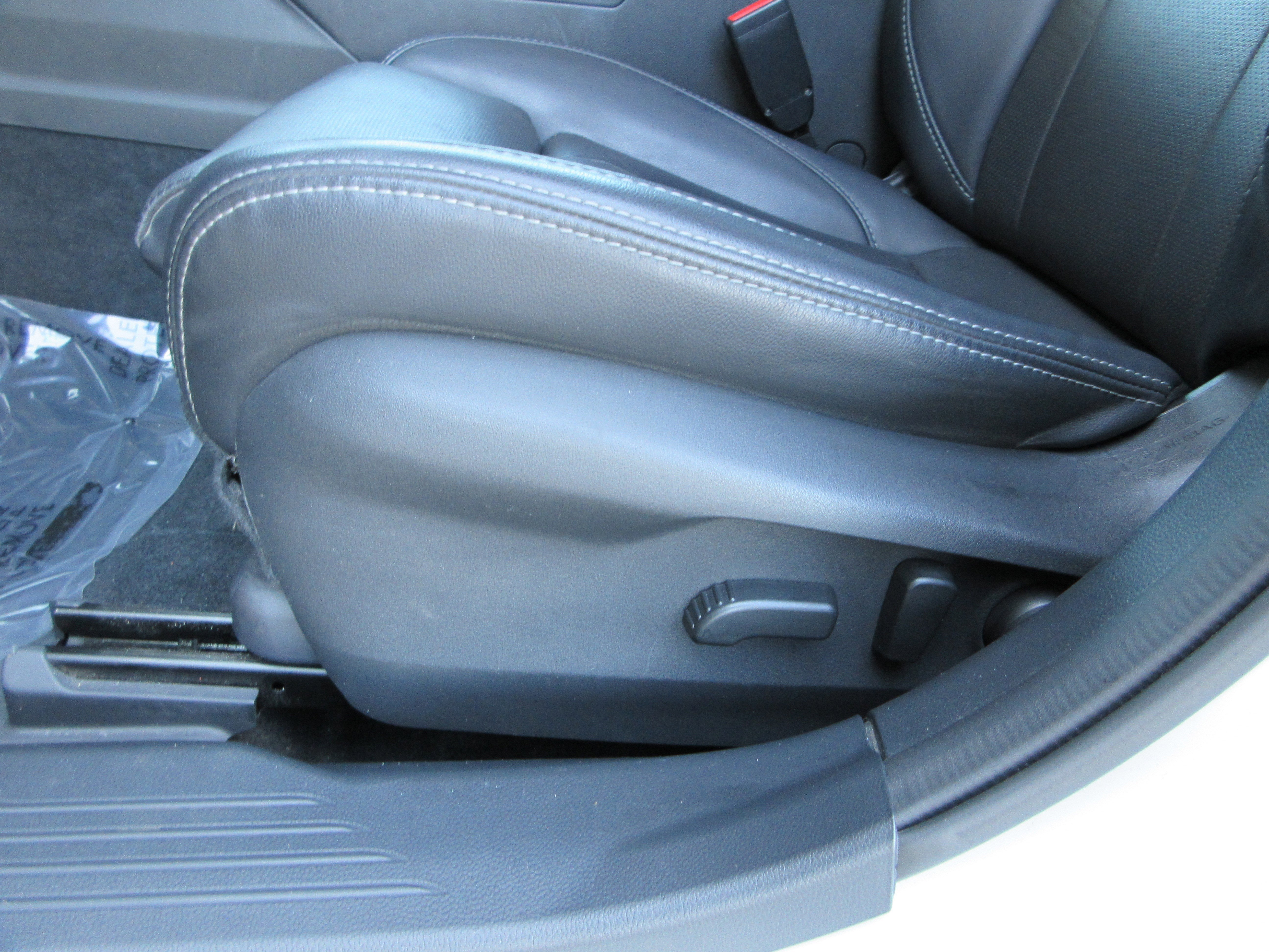 Used 2023 Crystal White Pearl Subaru Limited XT image 33