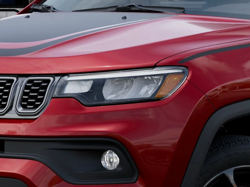 New 2026 Red Hot Pearl-Coat Exterior Paint Jeep Latitude image 6