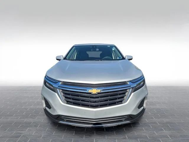 Used 2022 Silver Ice Metallic Chevrolet LT image 2