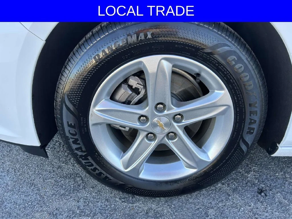Used 2024 Summit White Chevrolet LS image 10