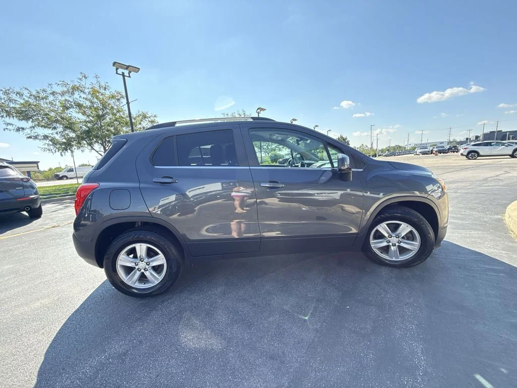 Used 2016 Gray Chevrolet LT image 4