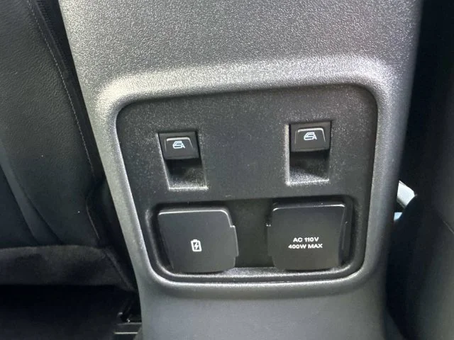 Used 2024 Green Ford Wildtrak image 33
