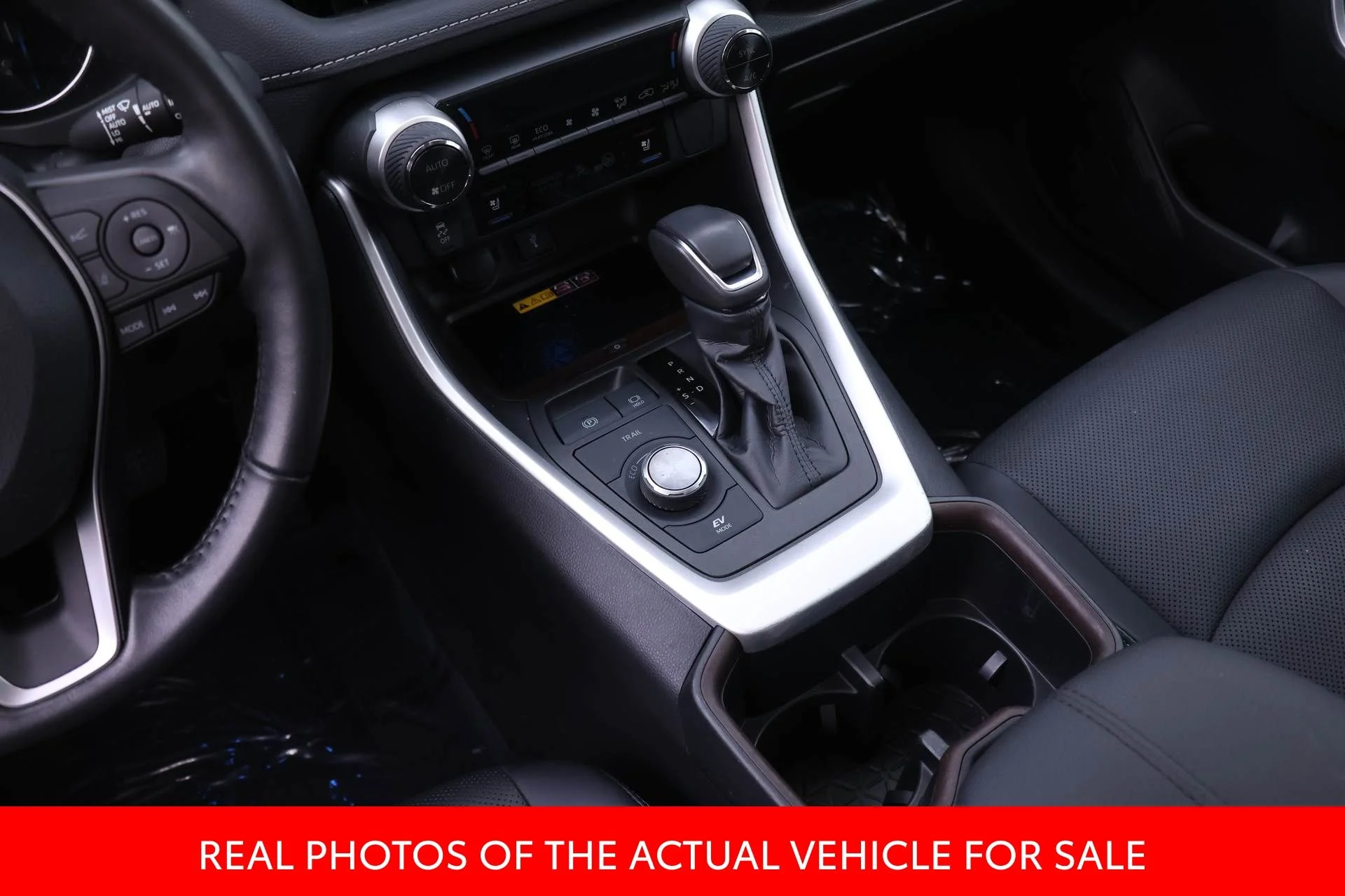 Used 2022  Toyota Limited image 12