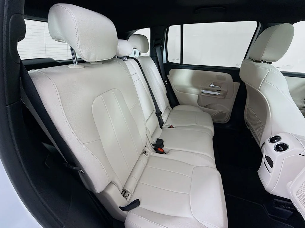 New 2026 Polar White Mercedes-Benz GLB 250 image 26