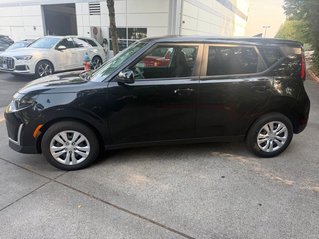Used 2024 Fusion Black Kia LX image 6