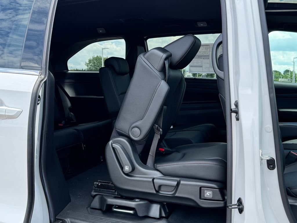 New 2026 Platinum White Pearl Honda Sport-L image 9