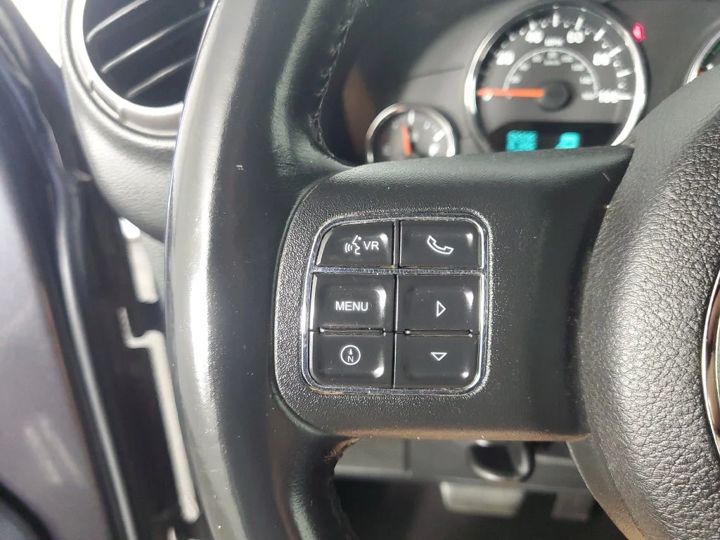 Used 2018 Gray Jeep Sport 4x4 image 22