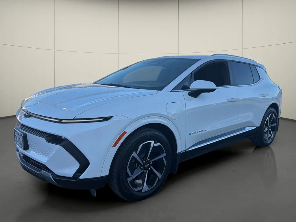 Used 2024 White Chevrolet LT image 3
