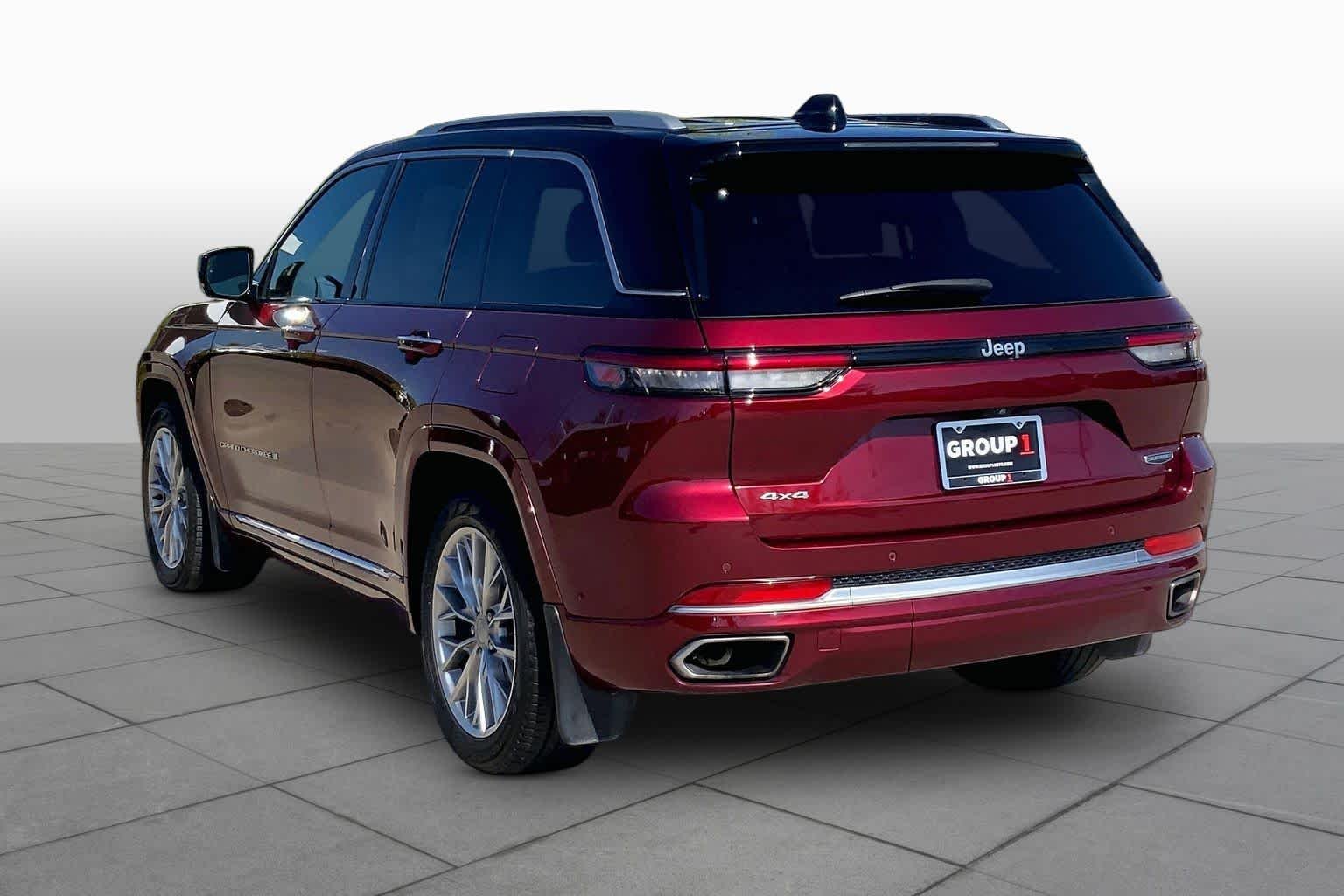 Used 2022 Velvet Red Pearlcoat Jeep Summit image 11