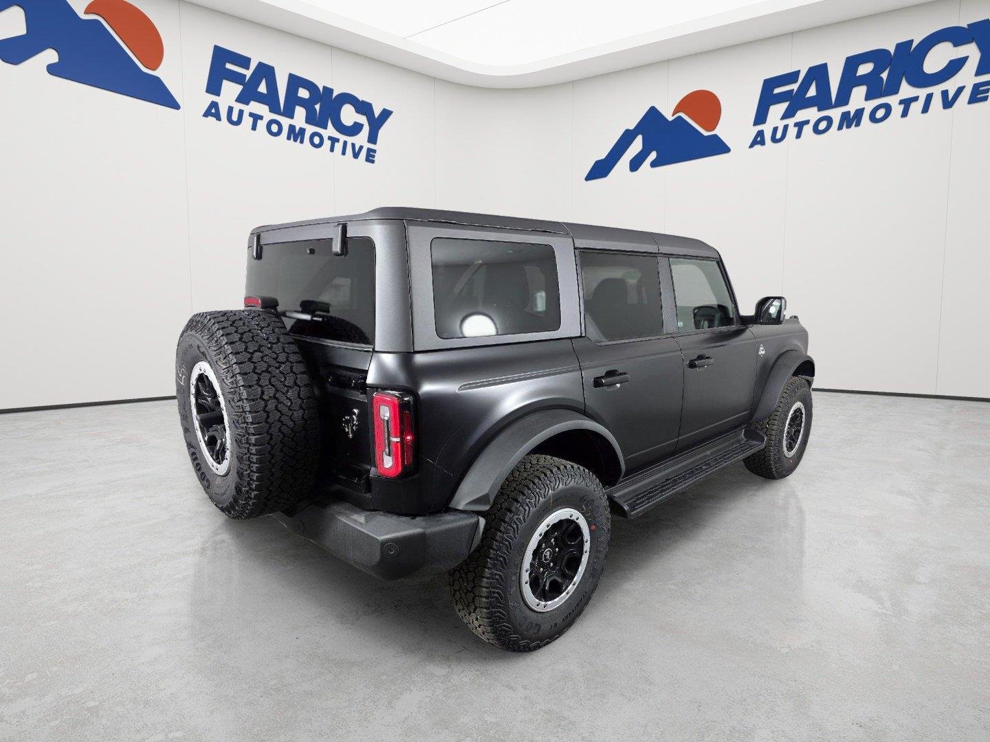 New 2025 Shadow Black Ford Outer Banks® image 9
