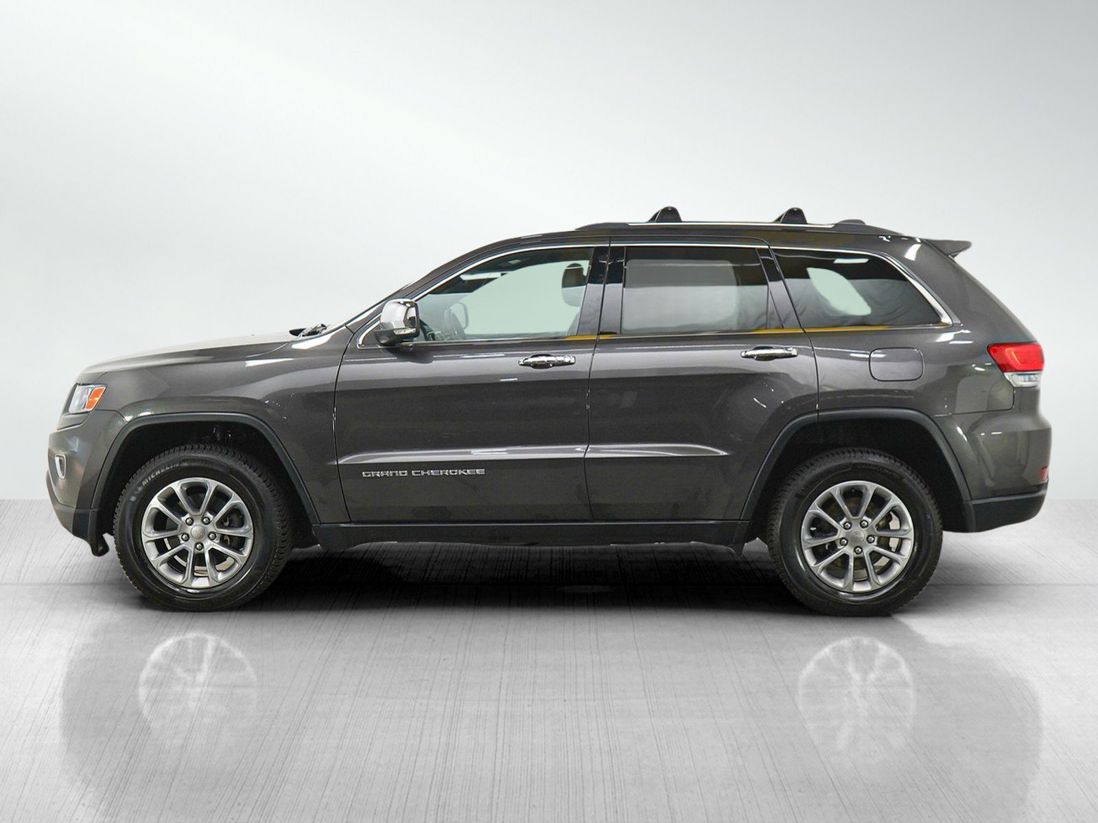 Used 2015 Jeep Grand Cherokee Limited with VIN 1C4RJFBGXFC905094 for sale in Minneapolis, Minnesota
