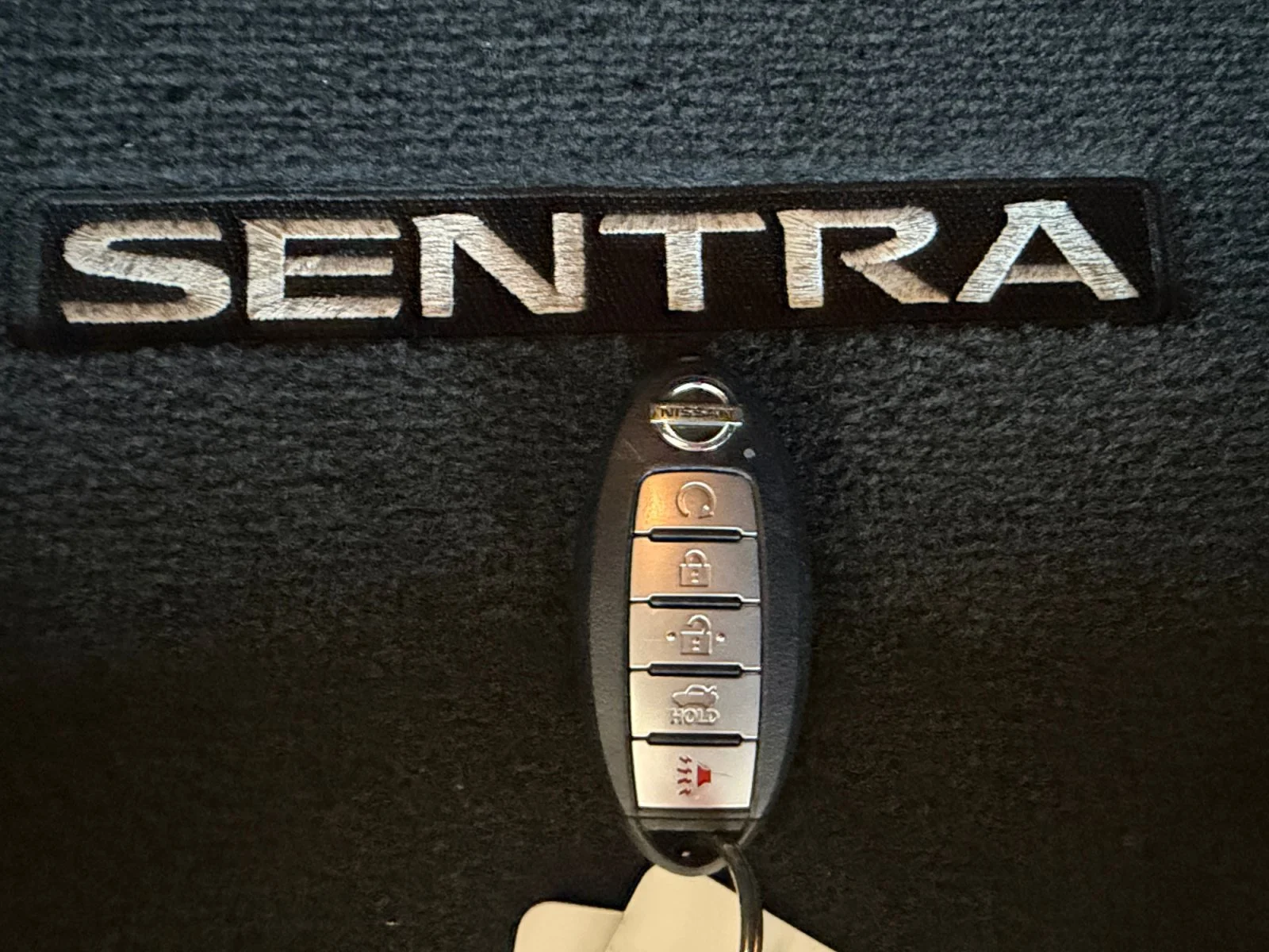 Used 2021 Electric Blue/Super Black Nissan SR image 28