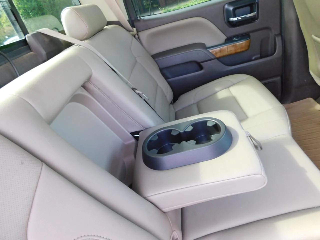 Used 2014 Black GMC 4WD Crew Cab 143.5 in SLT image 15