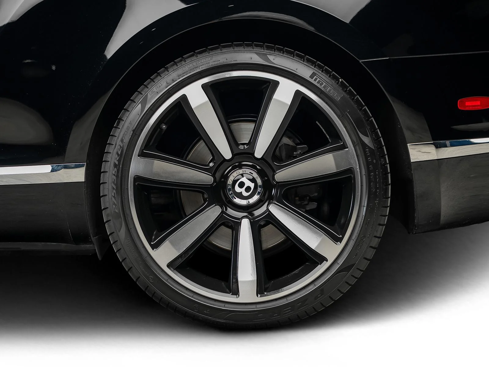 Used 2013 Black Bentley Le Mans Edition image 22