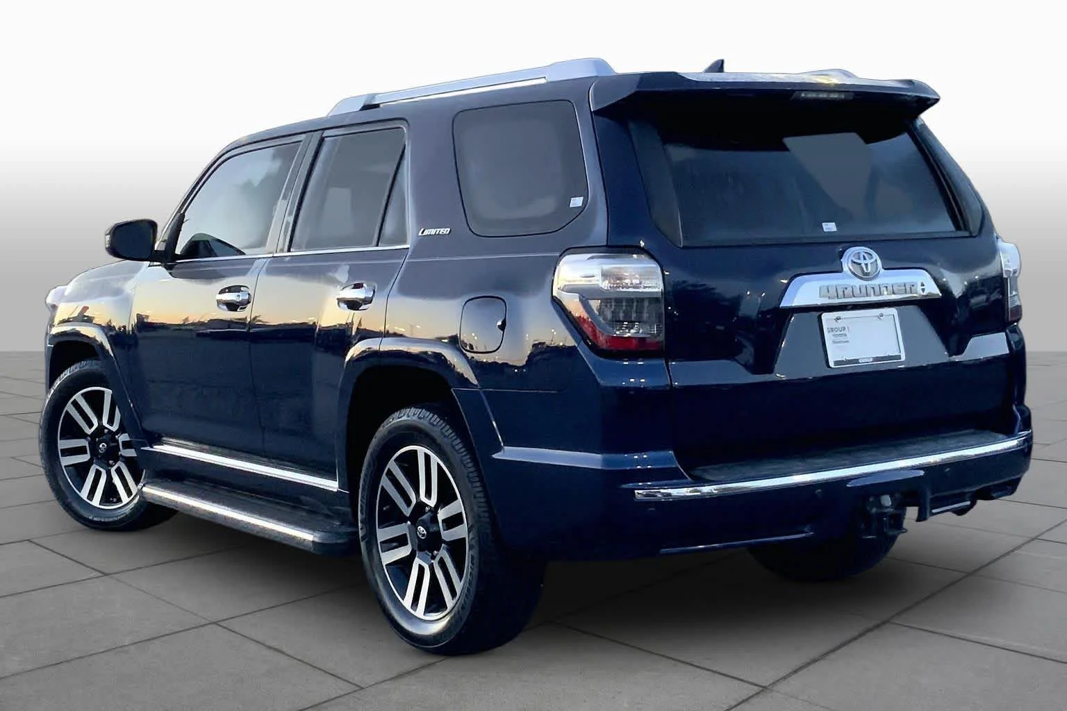 Used 2015 Nautical Blue Pearl Toyota Limited image 11