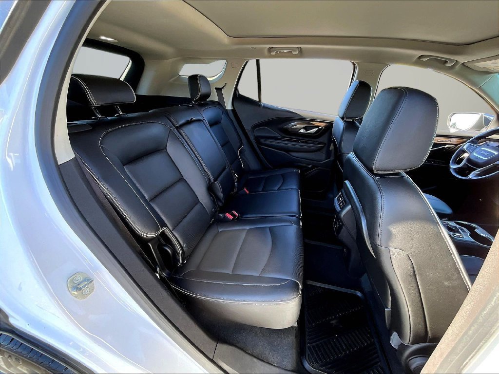 Used 2018 White GMC Denali image 30