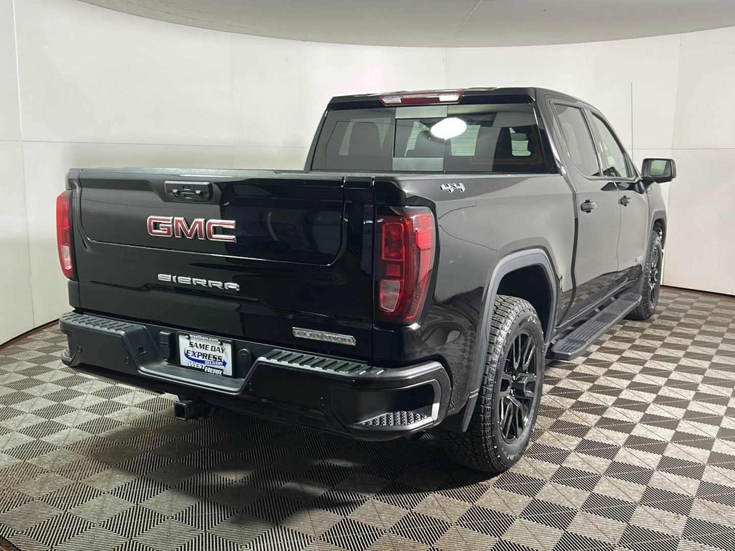Used 2024 Onyx Black GMC Elevation image 6