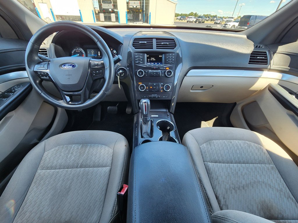 Used 2018 Shadow Black Ford Base image 13