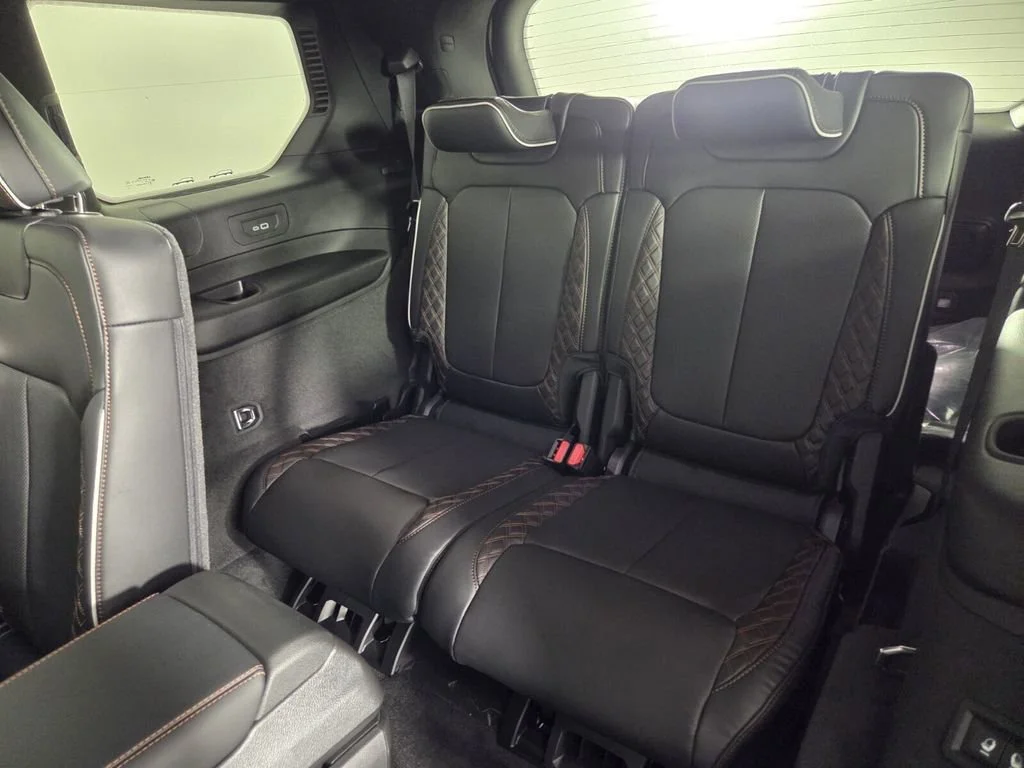 New 2026 Bright White Clear-Coat Exterior Paint Jeep Summit image 17