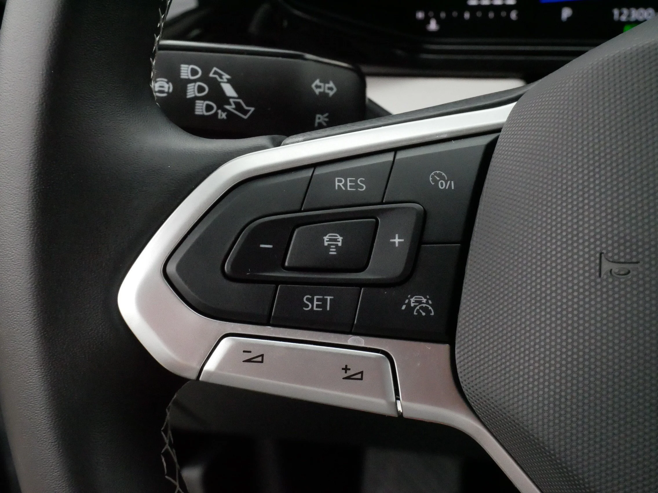Used 2025 Platinum Gray Metallic Volkswagen S image 26