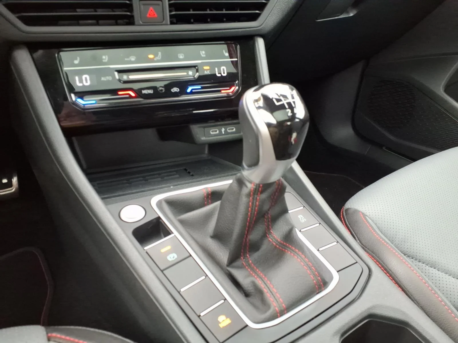 Certified Used 2025 Pure White Volkswagen Autobahn image 20
