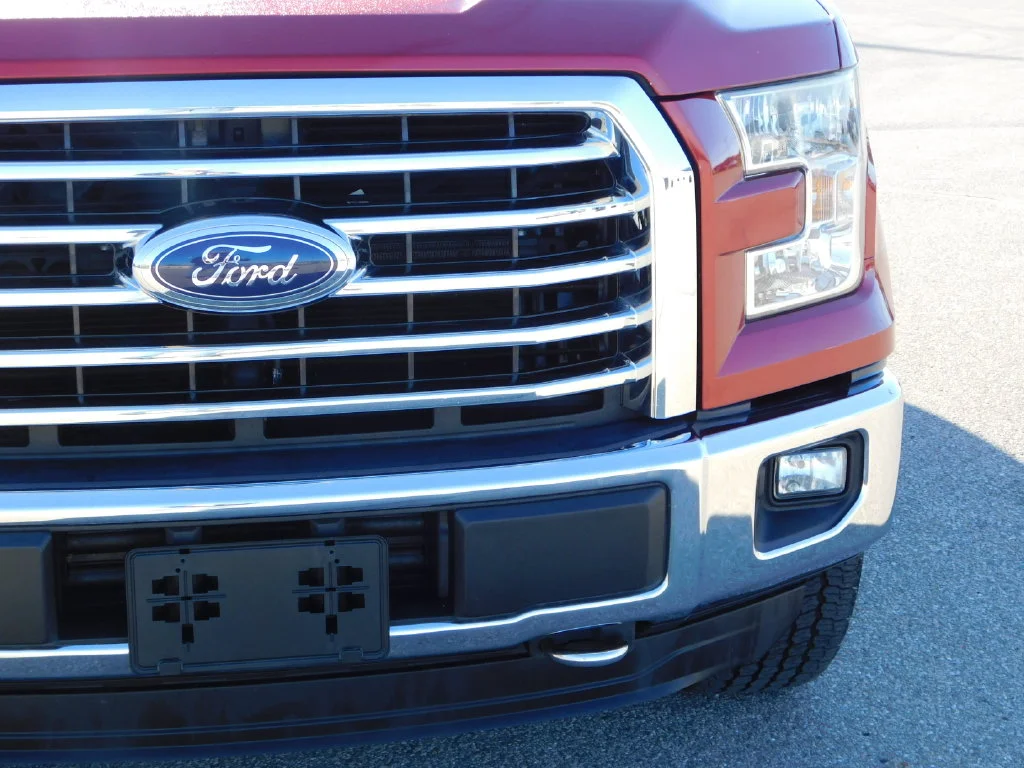 Used 2016 Ruby Red Metallic Tinted Clearcoat Ford XLT image 12