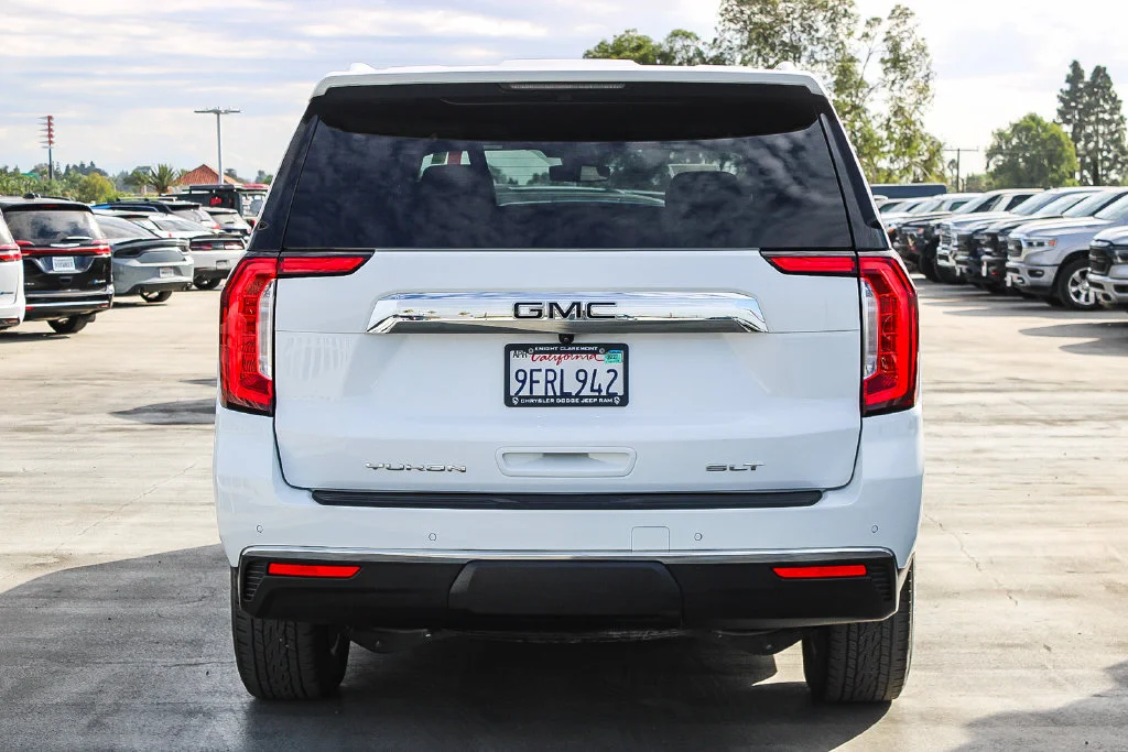 Used 2023 White GMC SLT image 8