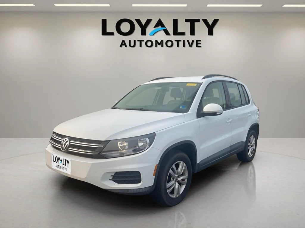 Used 2016 White Volkswagen SE image 1