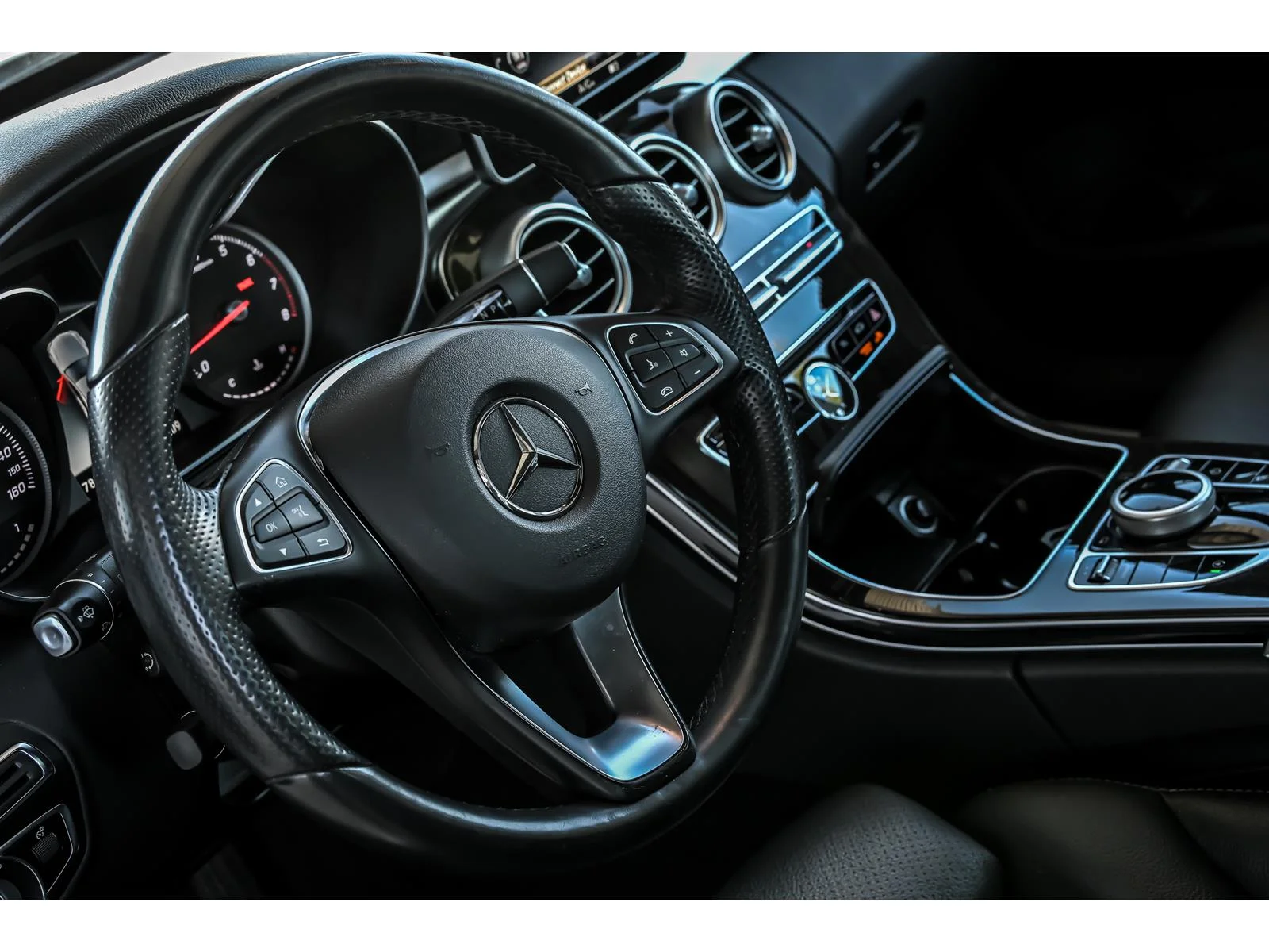 Used 2018 White Mercedes-Benz C 300 4MATIC® image 15