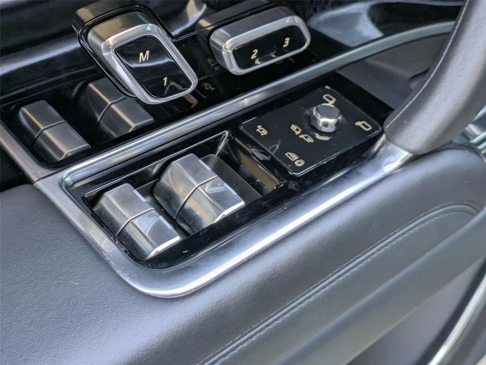 2023 Land Rover Range Rover SE - Photo 12