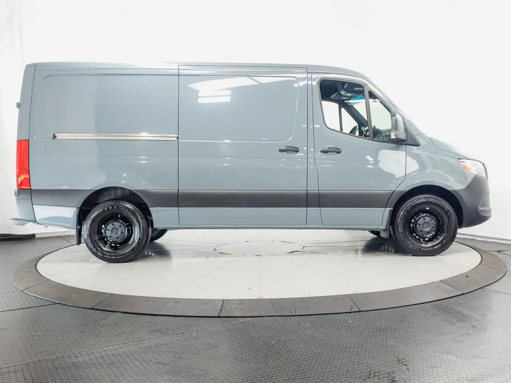 Used 2026  Mercedes-Benz Cargo 144 WB image 24