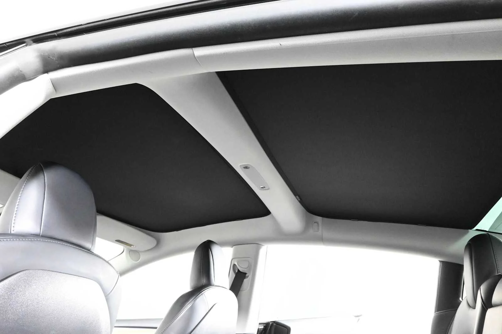 Used 2023 Midnight Silver Metallic Tesla  image 4