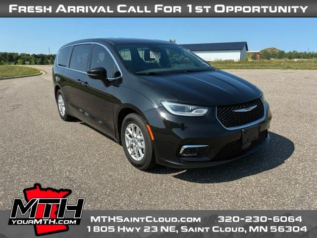 Used 2023 Black Chrysler Touring image 2