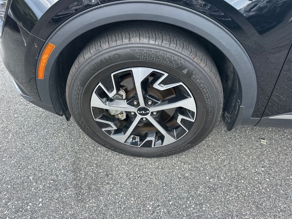Used 2025 Black Kia EX image 11